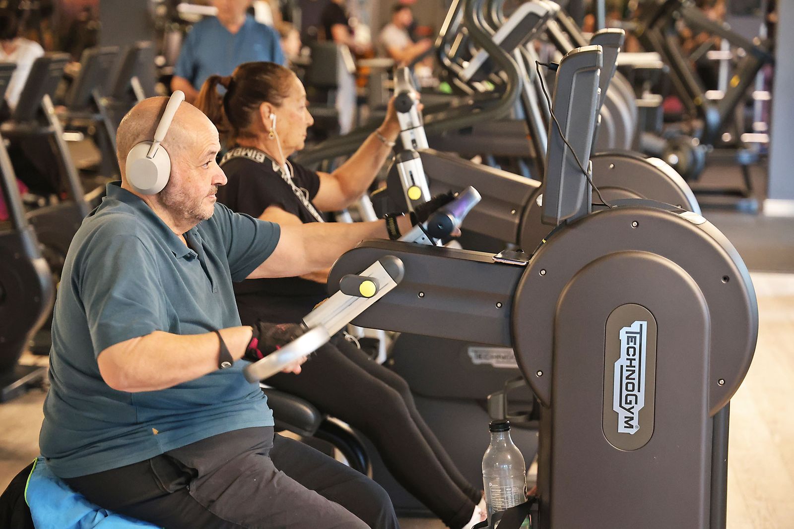 Las fotos de la vuelta al gimnasio en Huelva: El O2 se llena con los propósitos de enero
