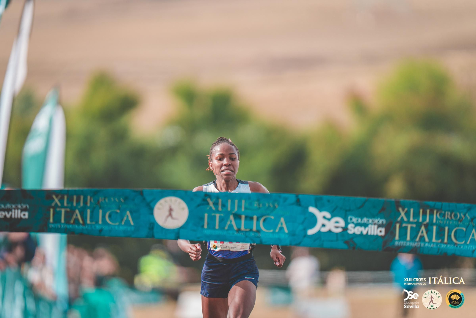 Búscate en las fotos del Cross de Itálica 2025 | 11