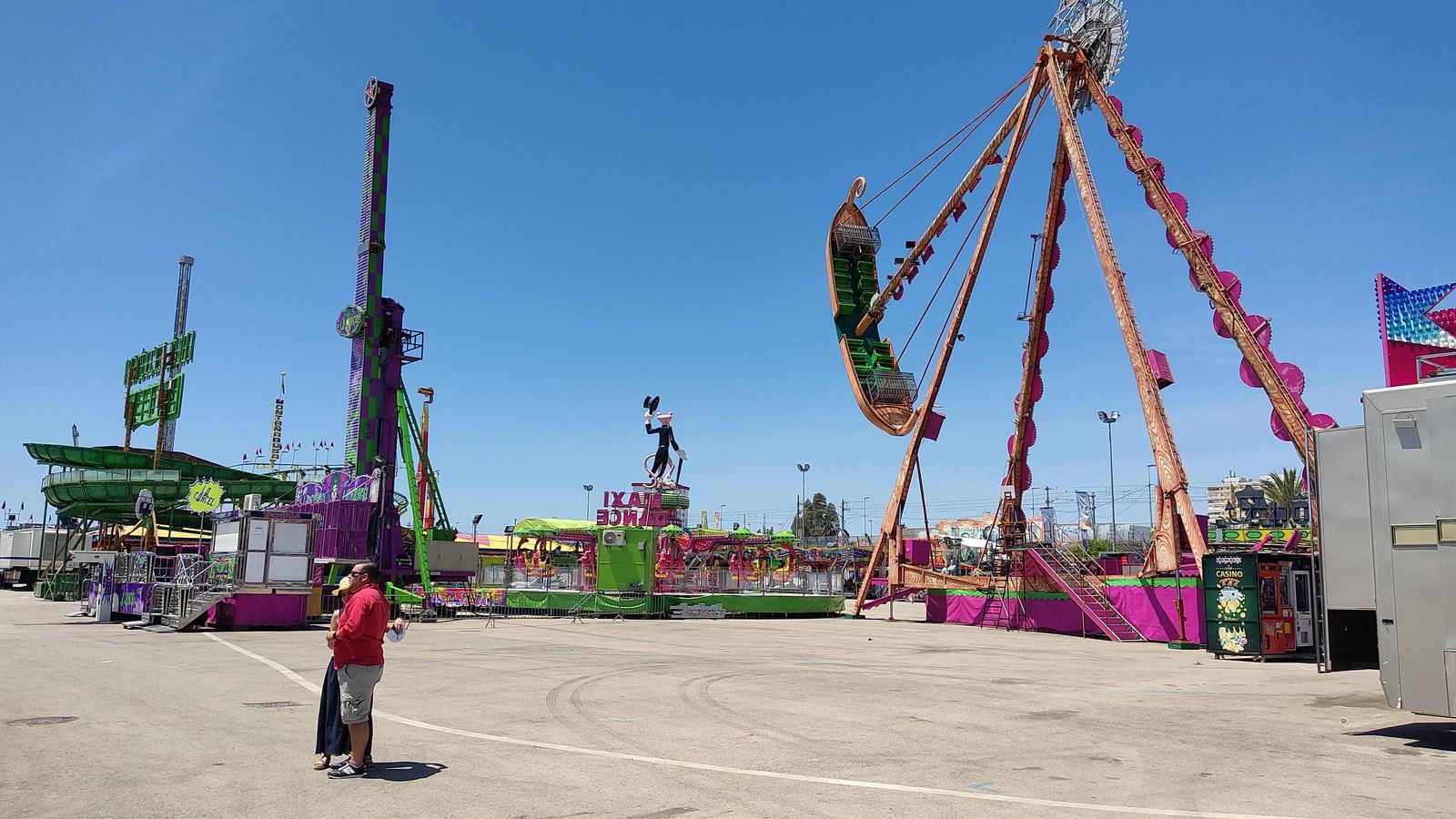 Vacíos en la zona de atracciones del González Hontoria.