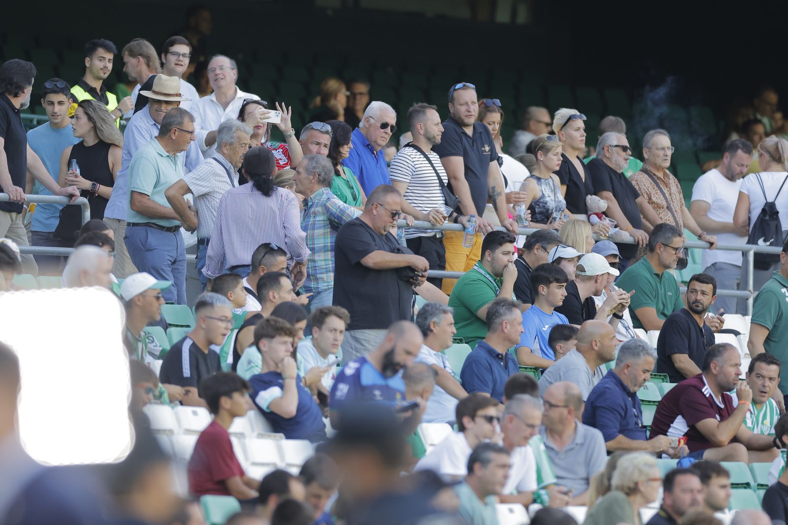 Búscate en la fotos del Betis-Sparta