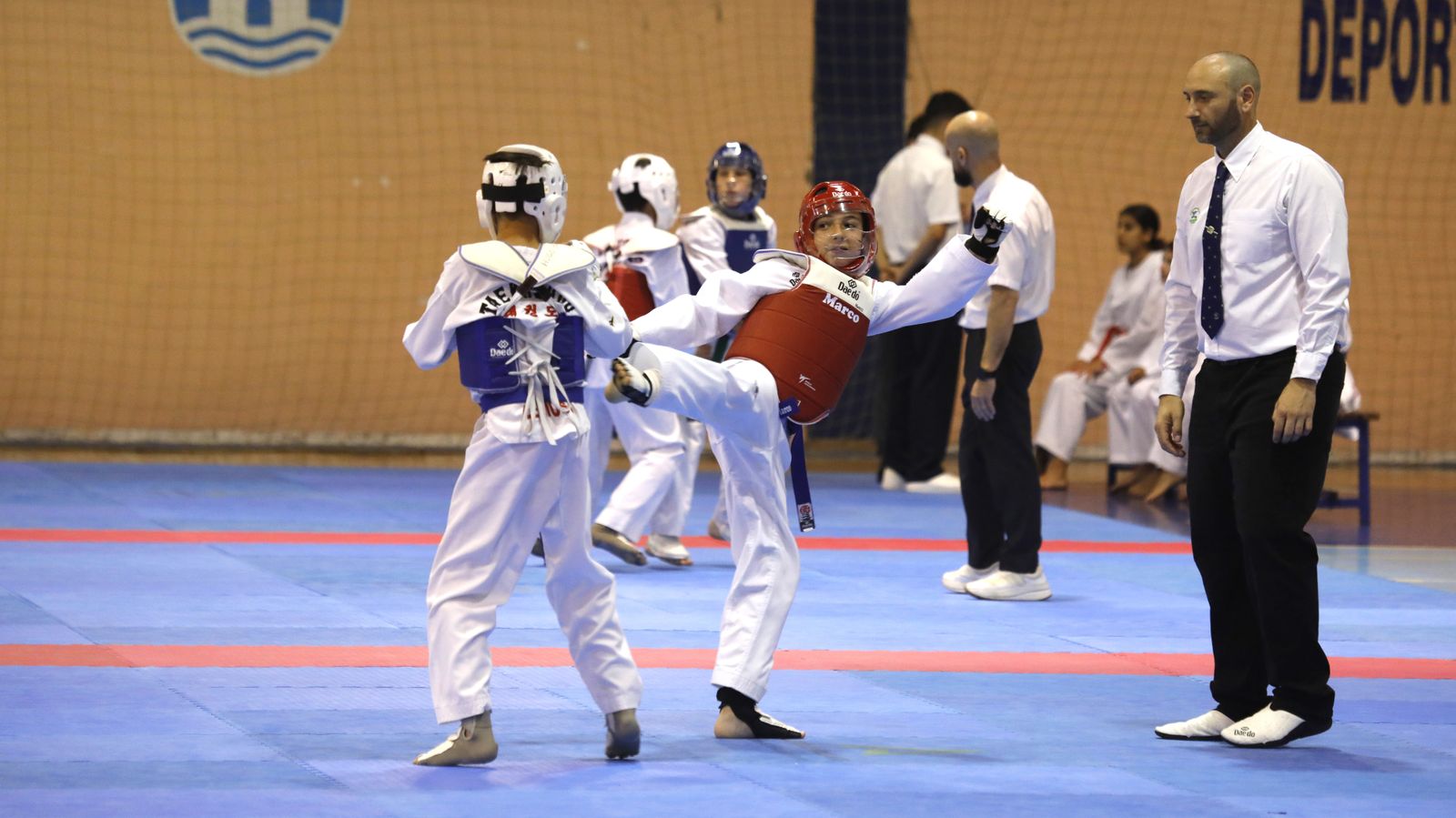 Jornada de torneo base de taekwondo olímpico