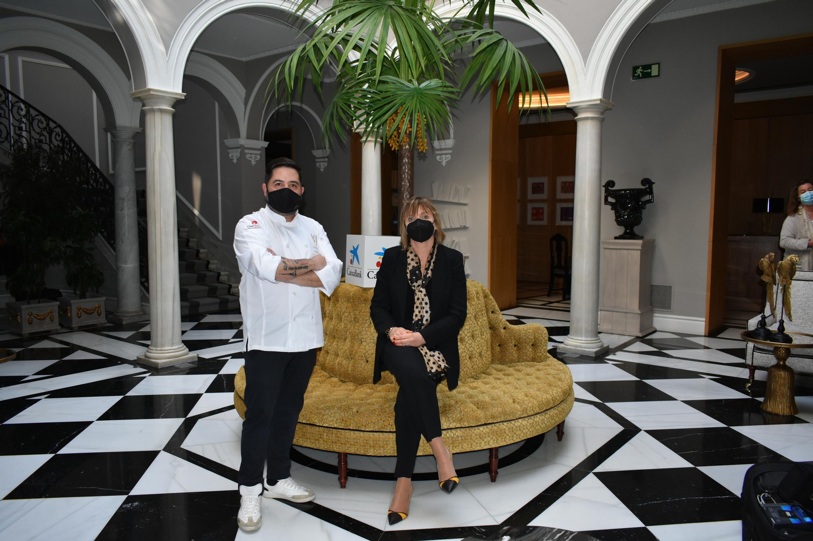 María Jesús Catalá y Juan Luis Fernández, en el hotel Casa Palacio María Luisa.