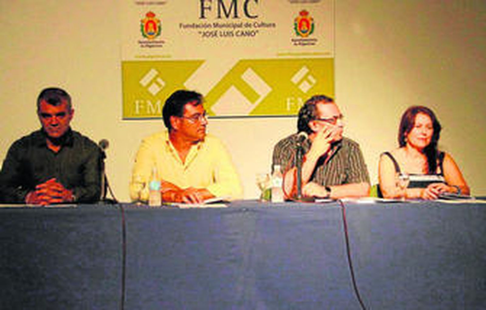 Imagen de la presentación del poemario de José Luis Benítez, ayer en la José Luis Cano de Algeciras.