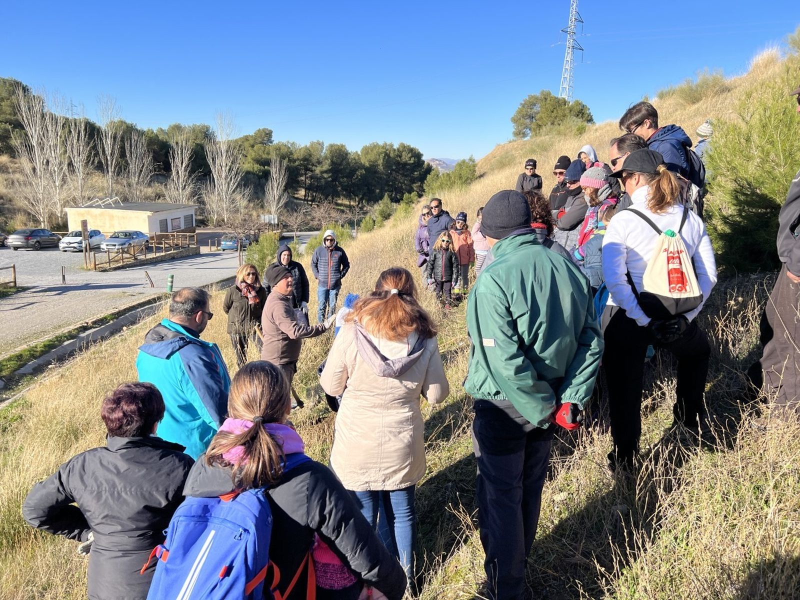 Participantes en la plantación de árboles en La Zubia
