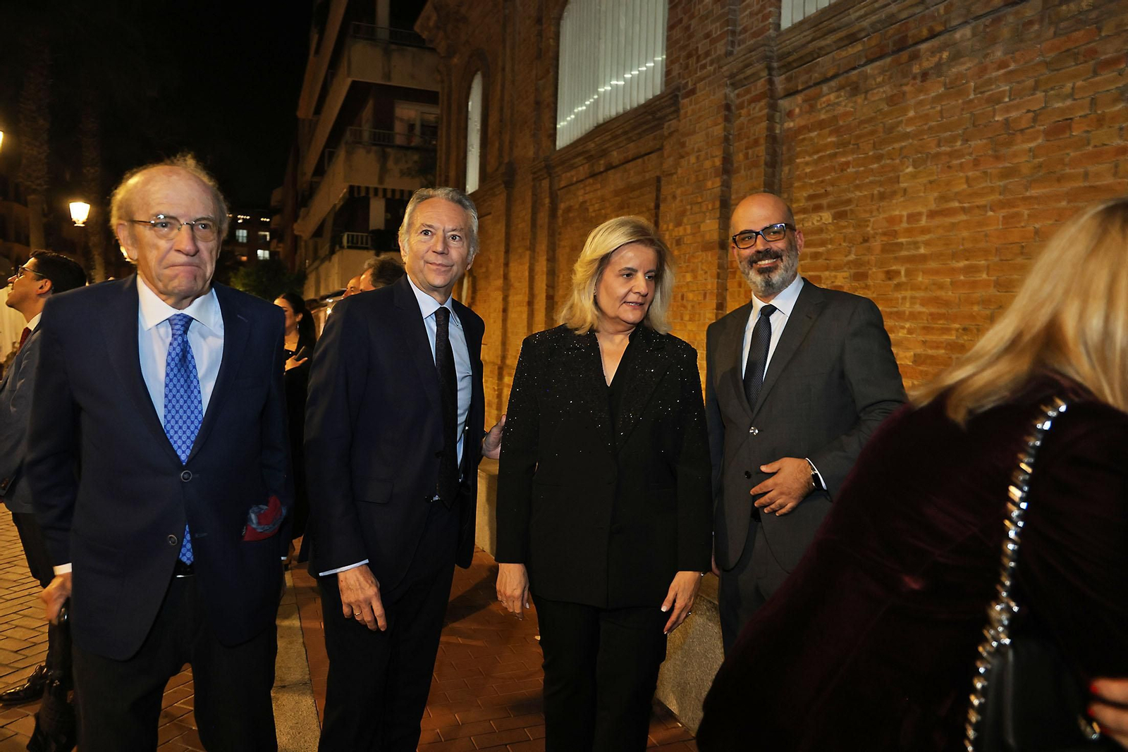 Imágenes de los invitados a la gala de los  37 premios Onubenses del Año