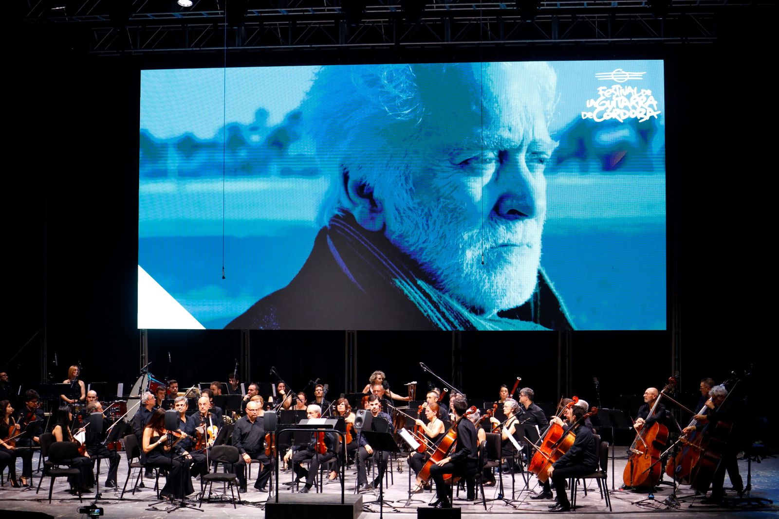 El Festival de la Guitarra de Córdoba abre con un homenaje a Manolo Sanlúcar, en imágenes