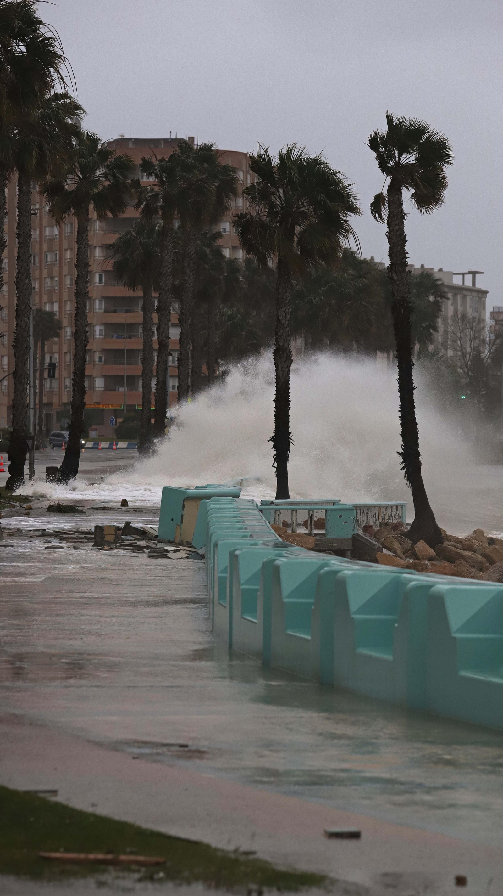 Fotos de los destrozos del temporal de levante en La Línea
