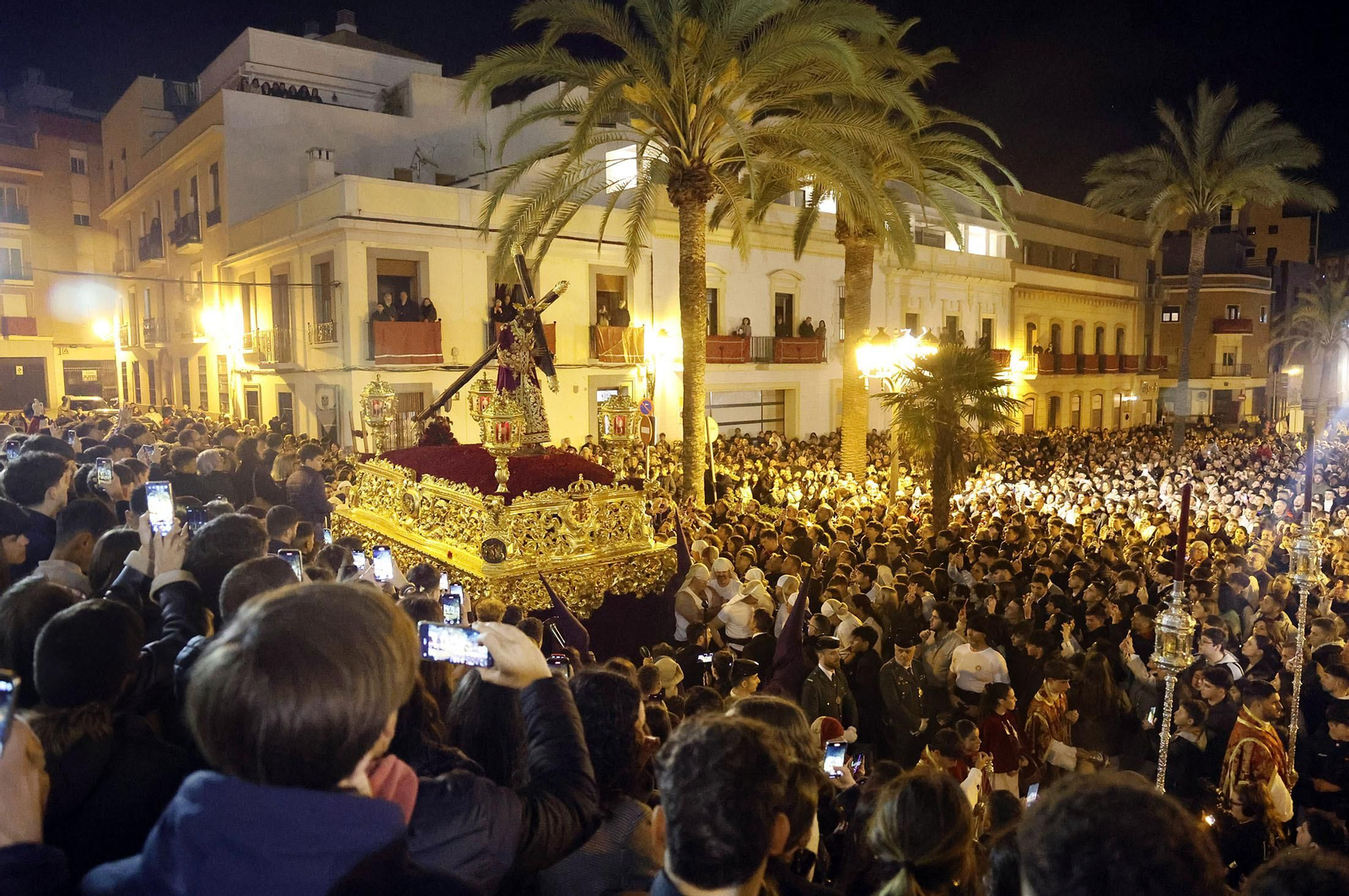 Las mejores imágenes del Martes Santo en Huelva: Hermandad de Pasión