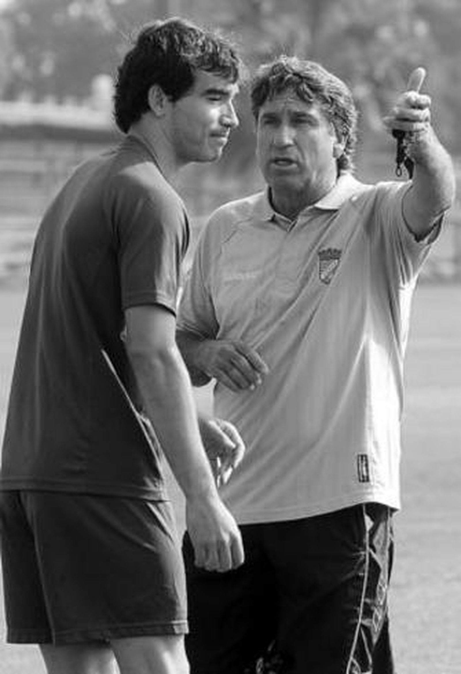 Esteban Vigo da instrucciones a Francis