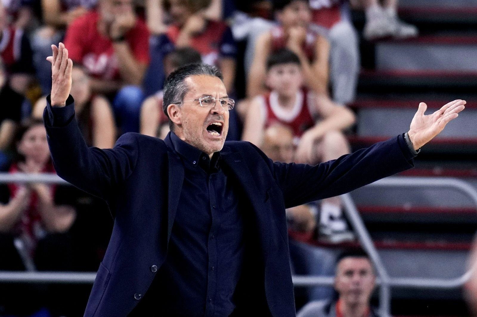 Pedro Martínez se queja al colegiado