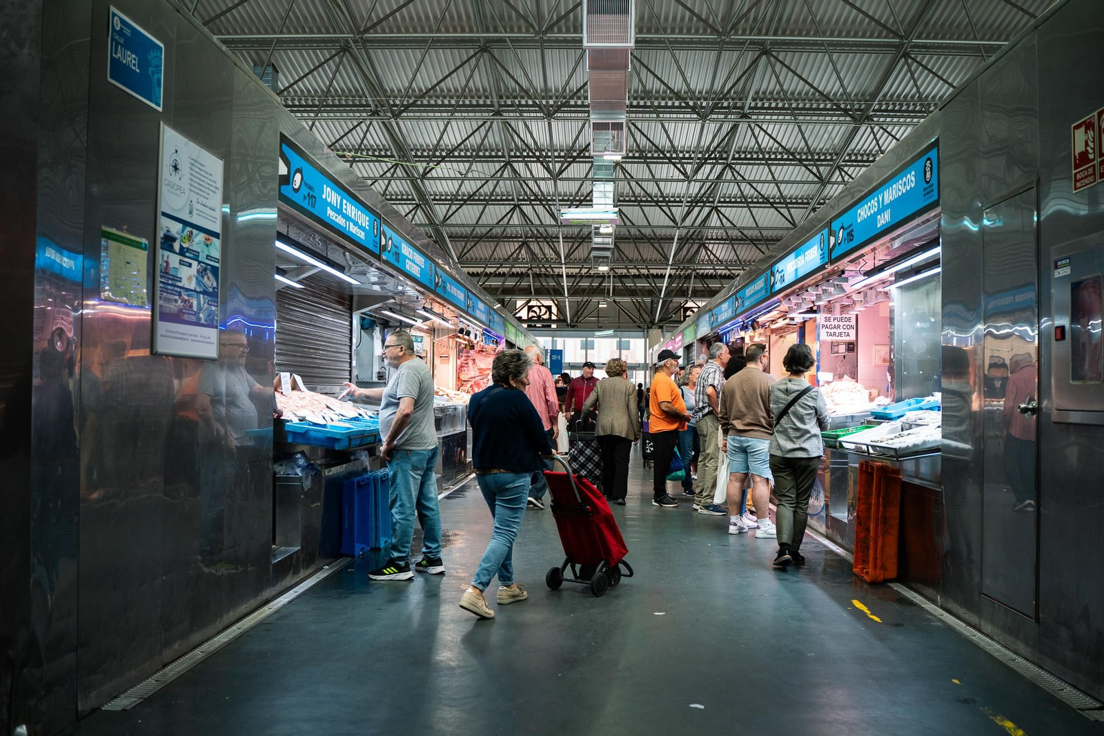 Imágenes del ambiente en el Mercado del Carmen en la mañana del martes