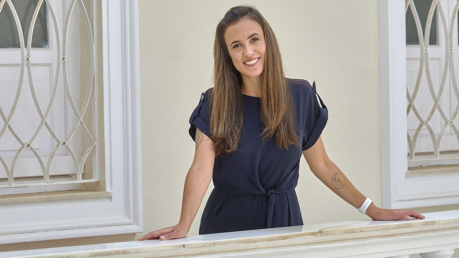 Lola Cazalilla en el edificio de Ancha 16, antiguo Rectorado.