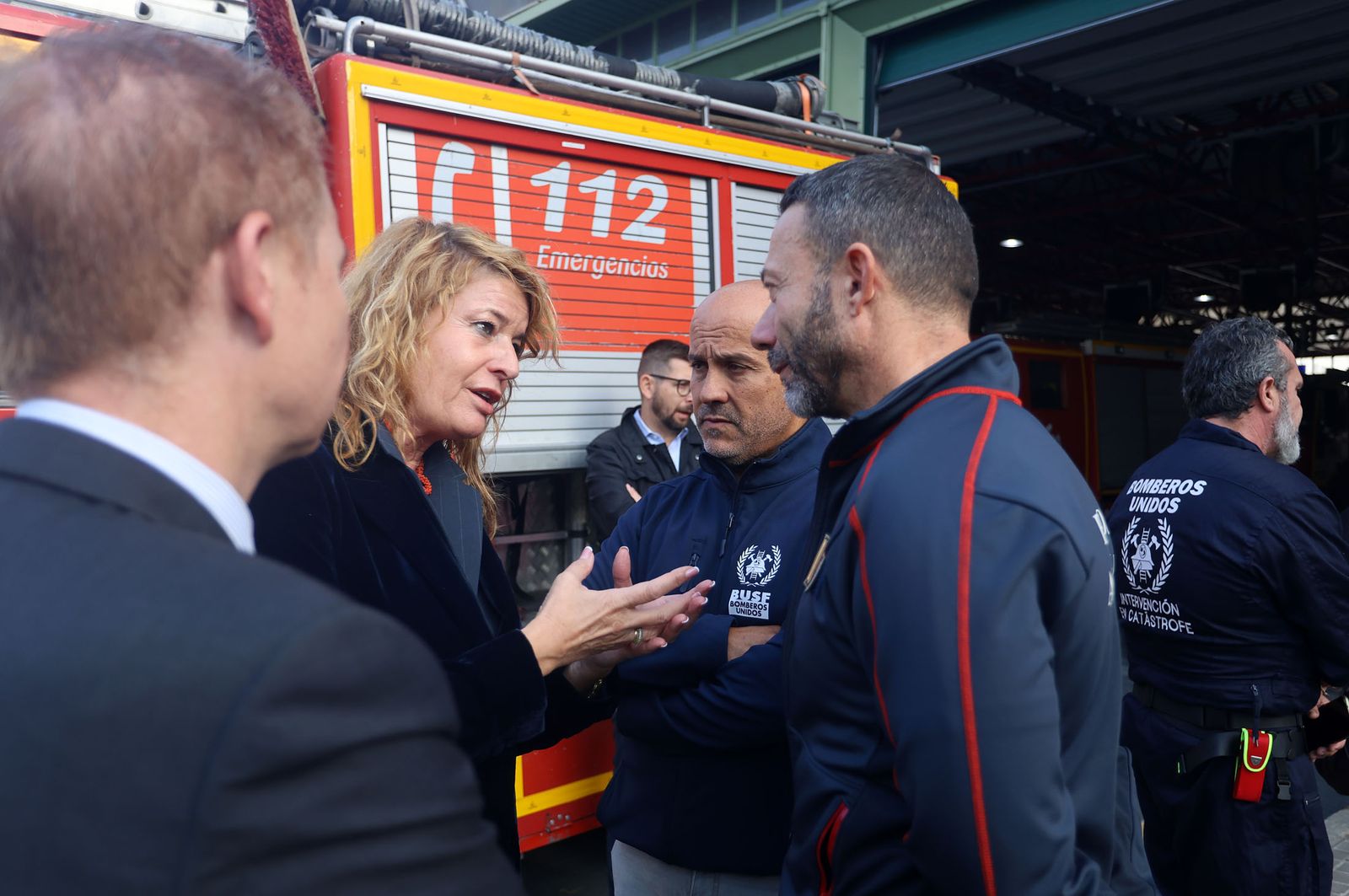 Imágenes de la partida de los bomberos de BUSF Huelva hacia Valencia
