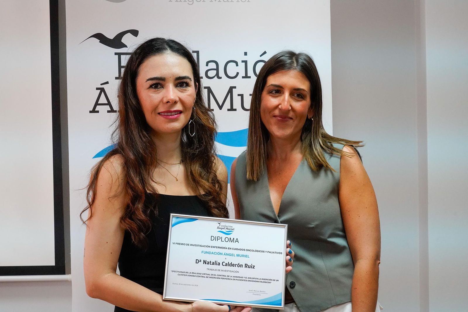 Imágenes del acto de entrega del VI premio de enfermería en cuidados oncológicos y paliativos