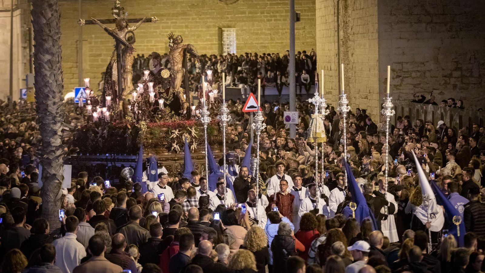 Las imágenes de la cofradía del Perdón en la Semana Santa de Cádiz 2022