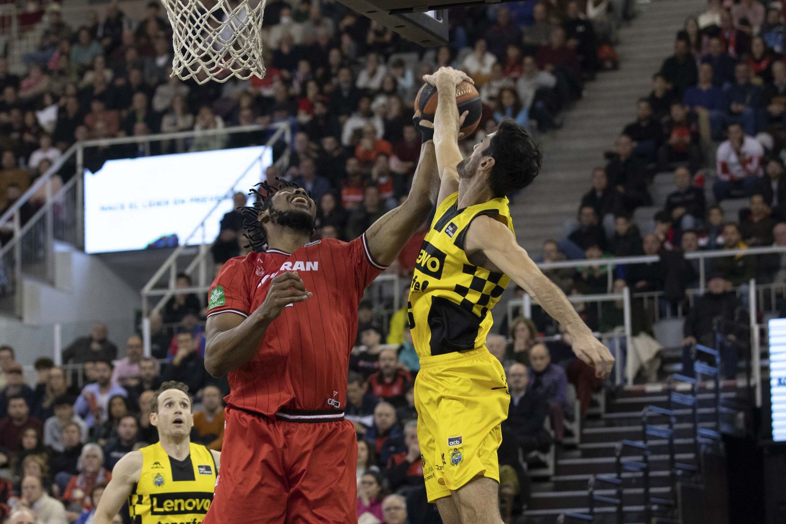 Una acción de ataque de Felicio en el partido ante el Lenovo Tenerife