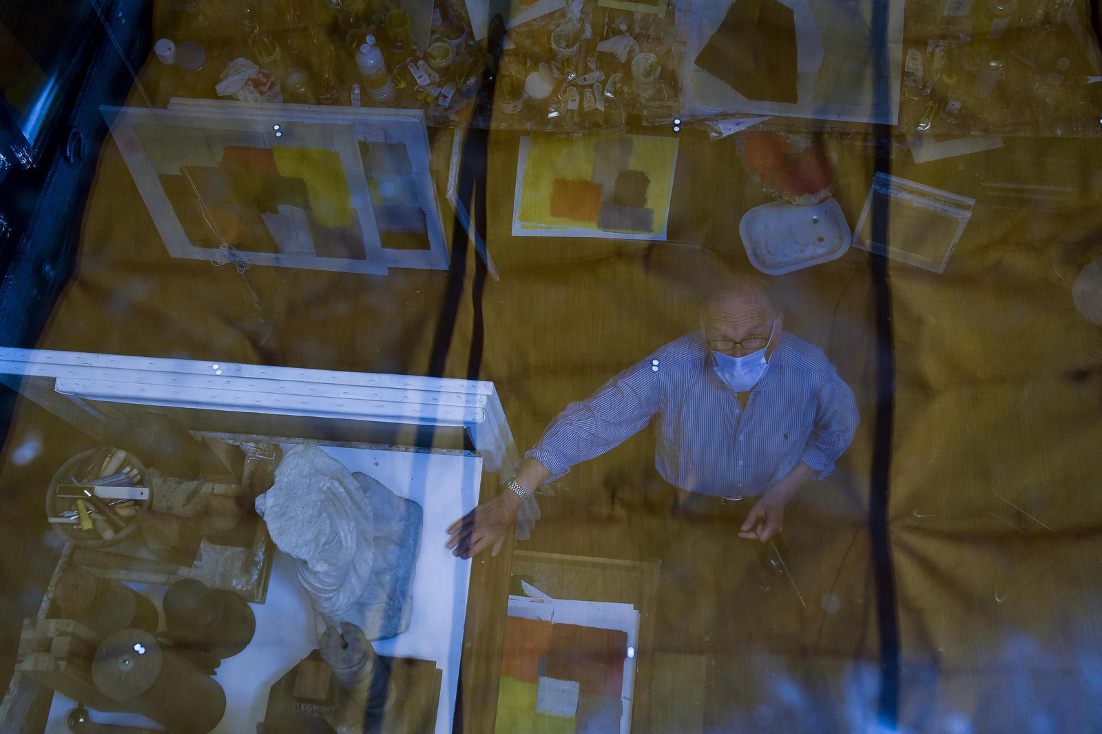 En el estudio de Manuel Salinas. In memoriam