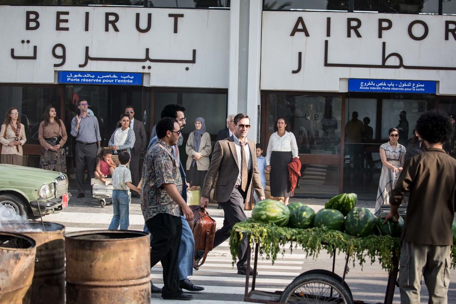 Jon Hamm en una escena de esta película ambientada en la capital libanesa.
