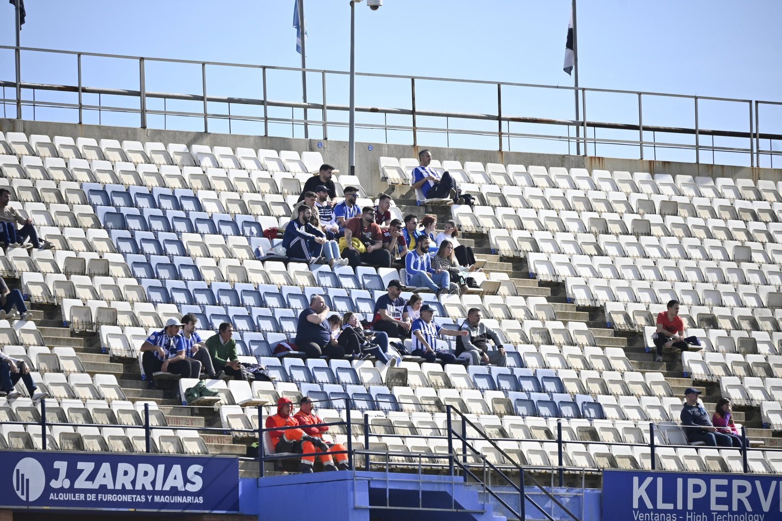 Imágenes de ambiente del partido Recre - Melilla