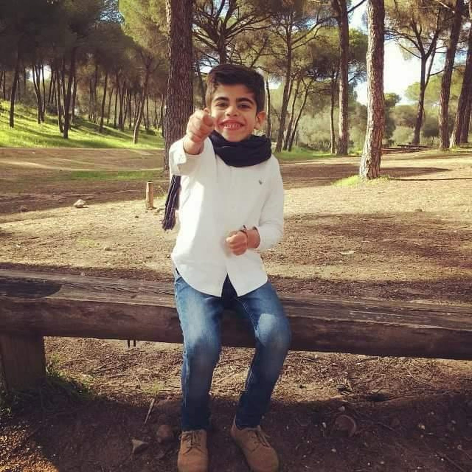 El pequeño Borja en los pinares de La Puebla del Río.