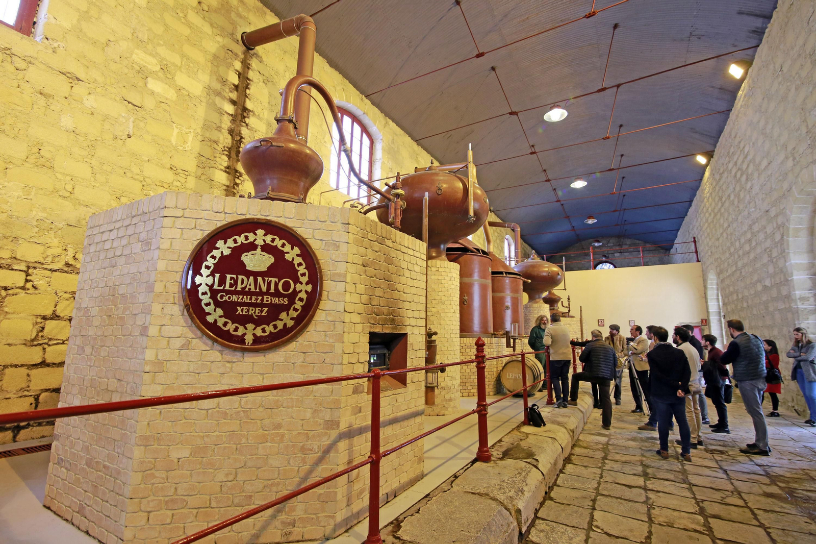 Inicio de la destilación del brandy Lepanto