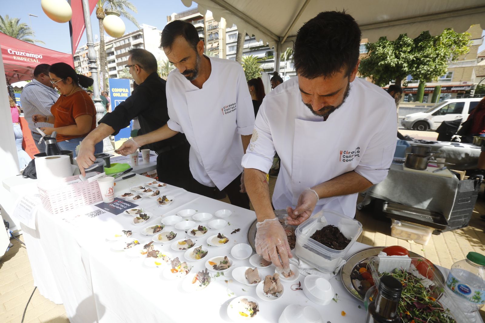 Las tapas del Córdoba Califato Gourmet en el Paseo de la Victoria, en imágenes