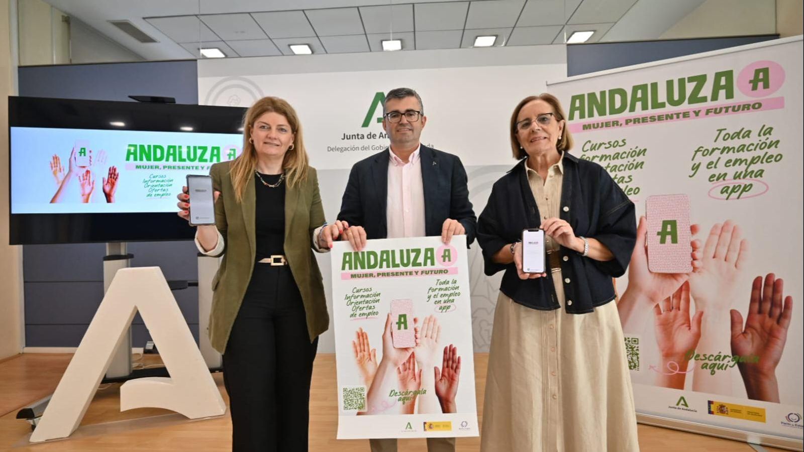 Las instituciones durante la presentación de 'Andaluzaa'