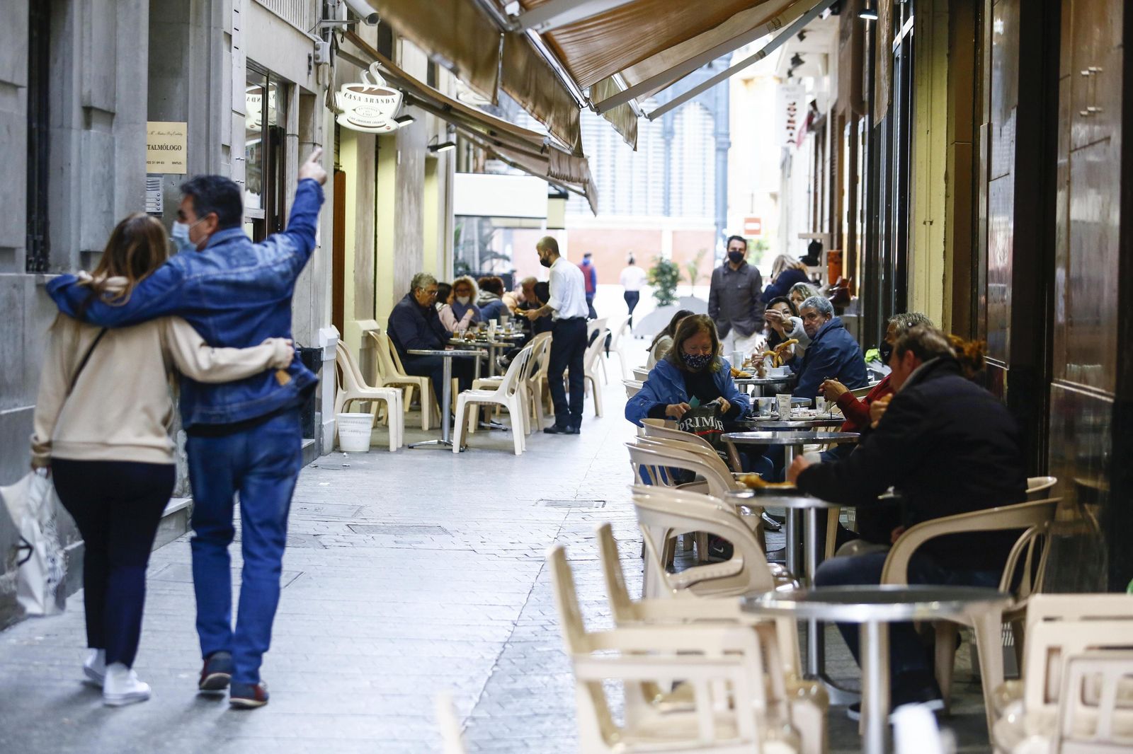 Las fotos de Málaga capital en la reapertura de bares y comercio no esencial