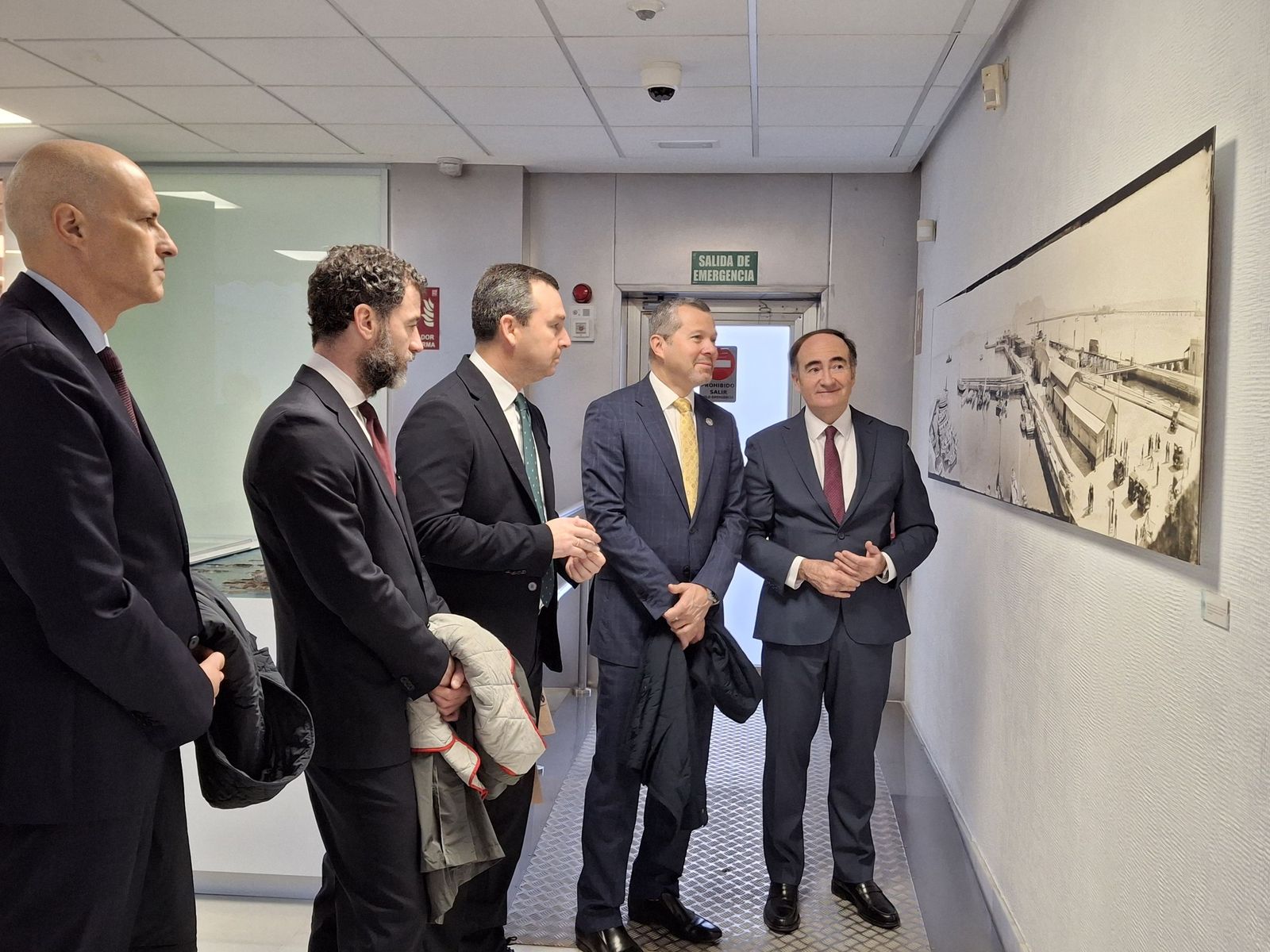 Los representantes de Puertos del Estado, la OMI y el Puerto de Algeciras, este lunes.