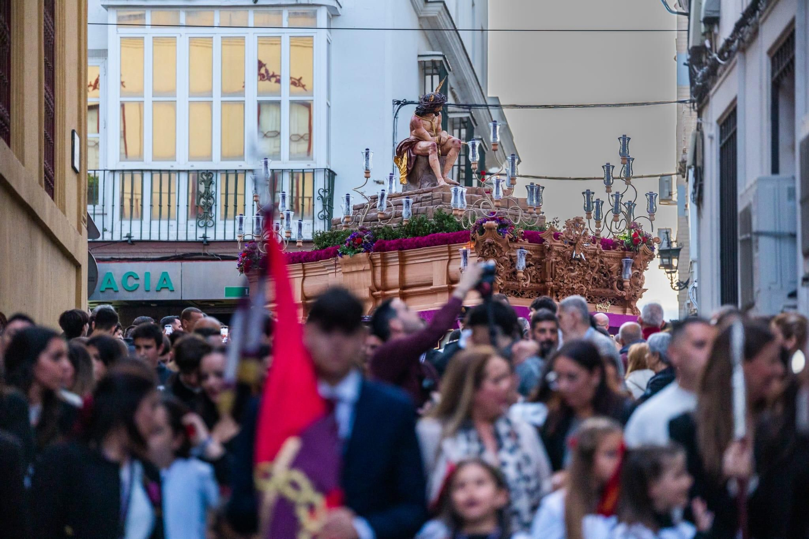 Las imágenes de la Coronación de Espinas en el Sábado de Pasión de la Semana Santa de San Fernando