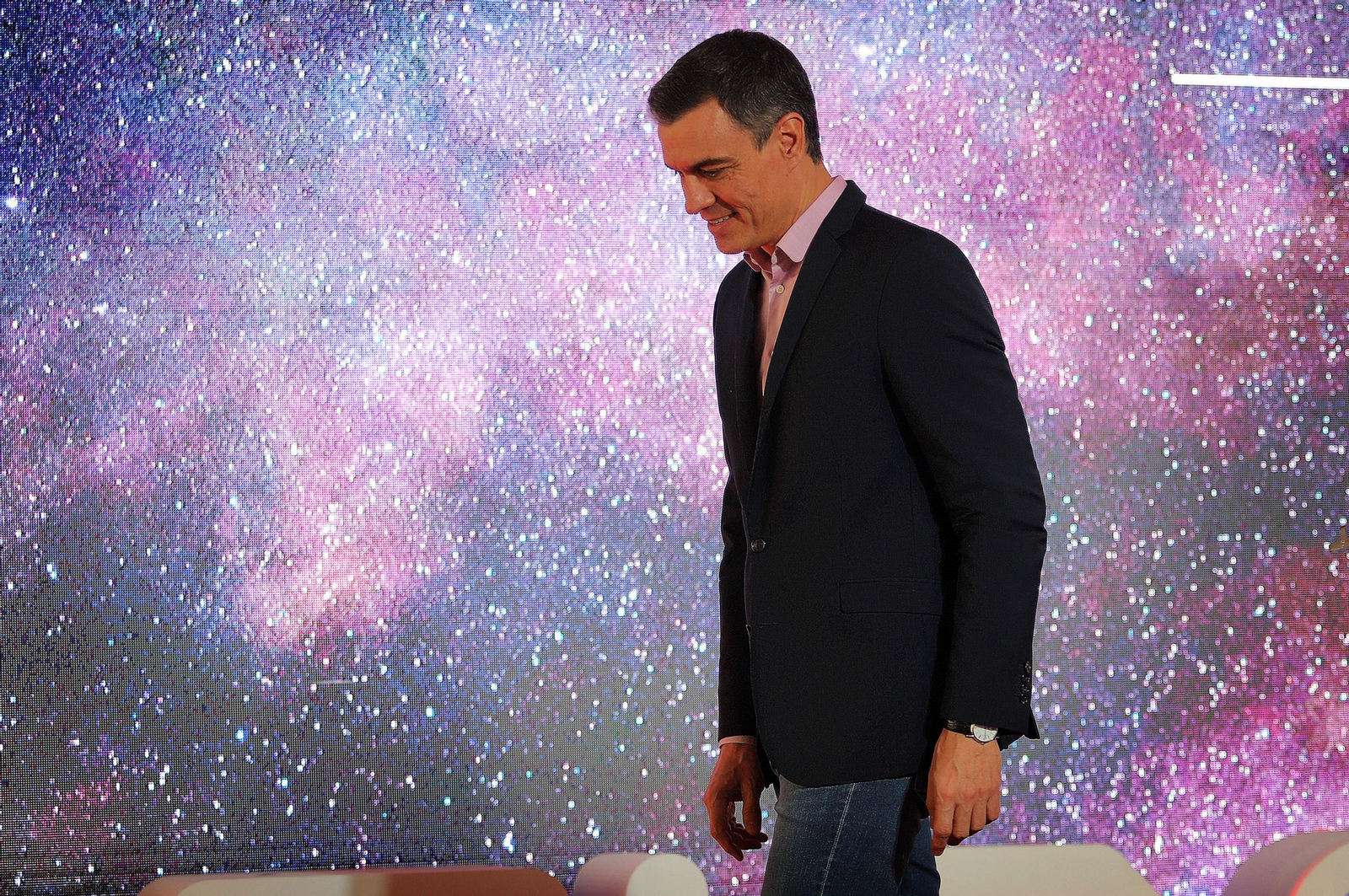 Imágenes de Pedro Sánchez en su visita al cohete Miura en la base espacial en Huelva