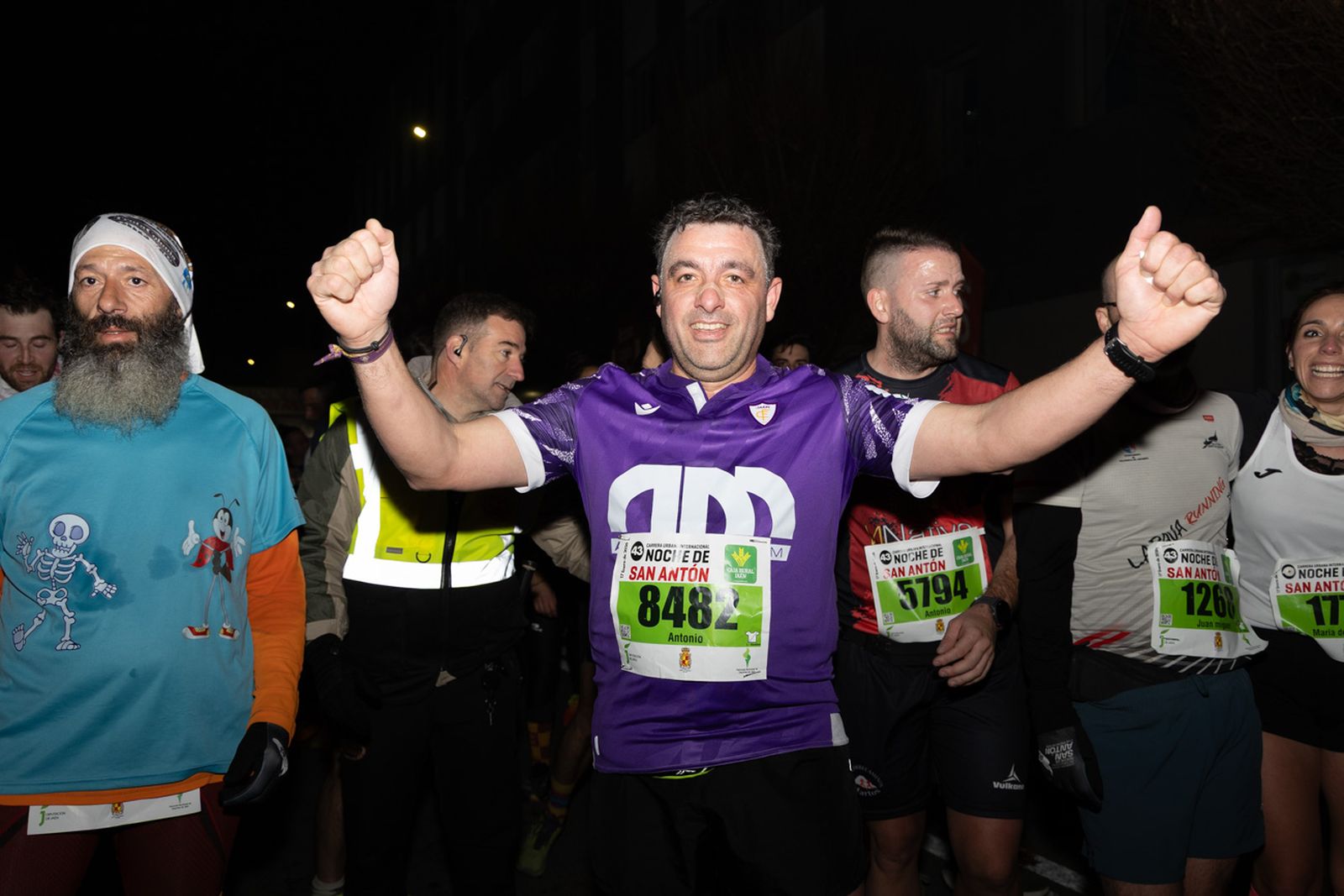 En imágenes: búscate en tu llegada a meta de la Carrera de San Antón 2026 (II)