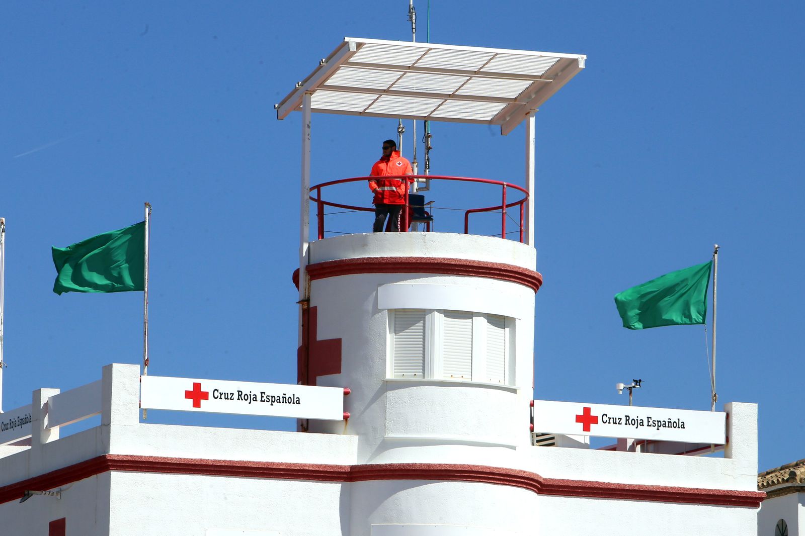 Puesto central de Cruz Roja en la Segunda Pista de La Barrosa.