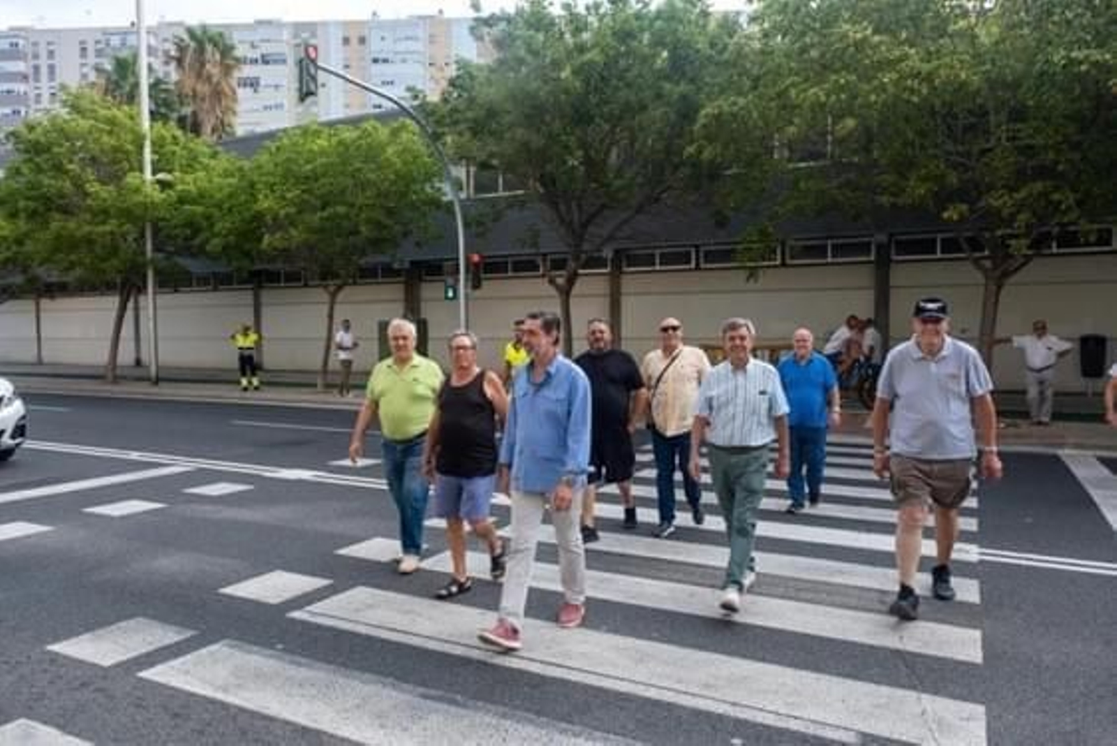 El concejal de Faltas de Ortografía inaugura un paso de cebra El concejal de Faltas de Ortografía inaugura un paso de cebra