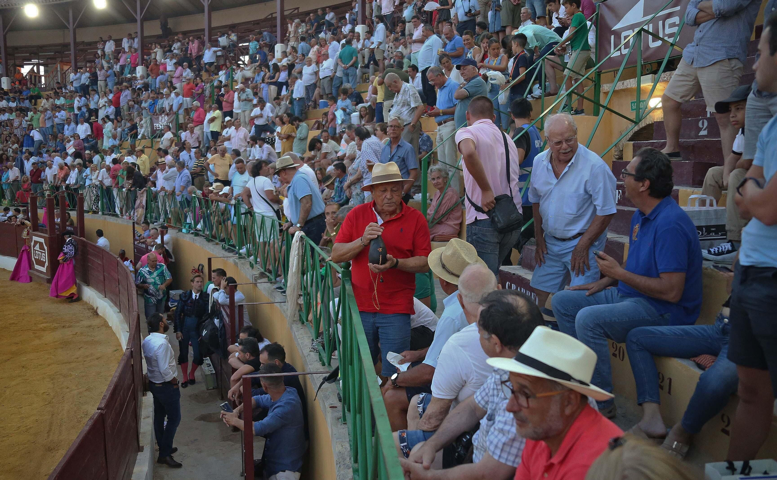 Búscate en la corrida del viernes de la Feria Taurina de La Línea 2023