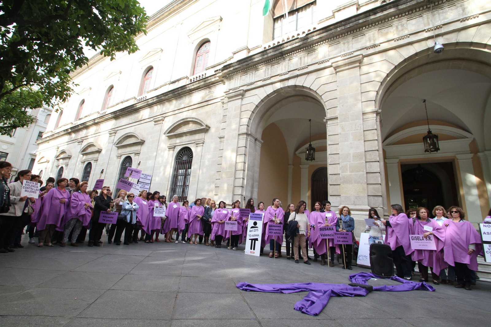 Una concentración contra la violencia de género en Sevilla