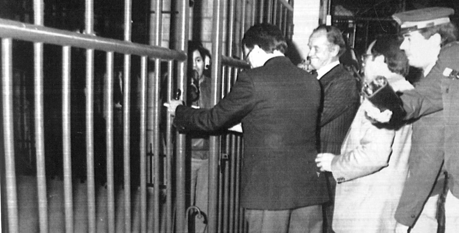 La histórica noche de la apertura de la Verja en 1982.