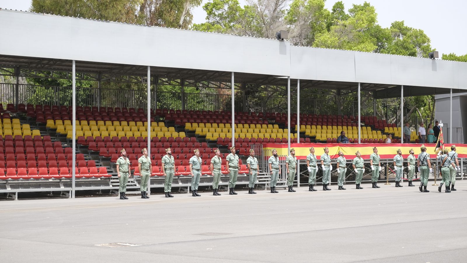 Visita de la Ministra de Defensa Margarita Robles a La Legión Española, en Viator