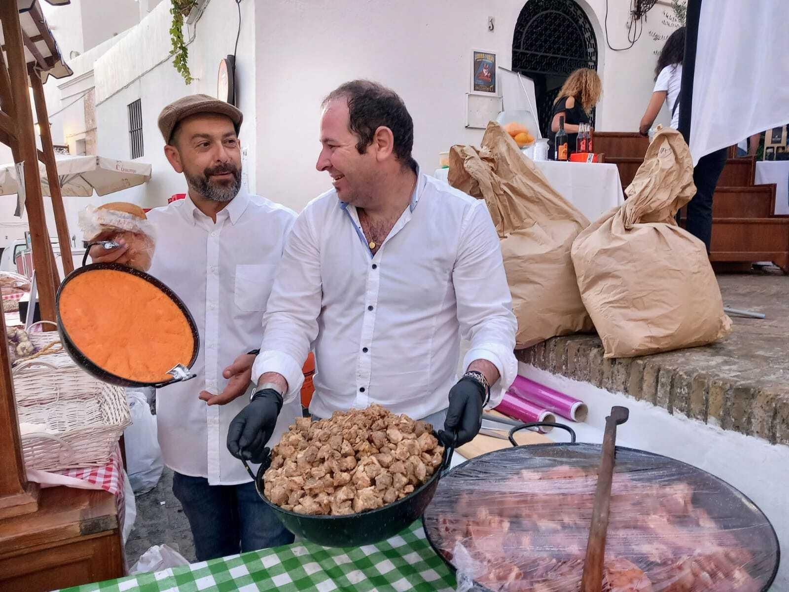 Las imágenes del Día de Lomo en manteca en Vejer: un sabroso plan en uno de los pueblos bonitos de Cádiz