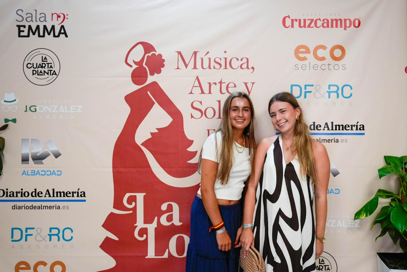 Los almerienses disfrutan del lunes en la Feria del Mediodía