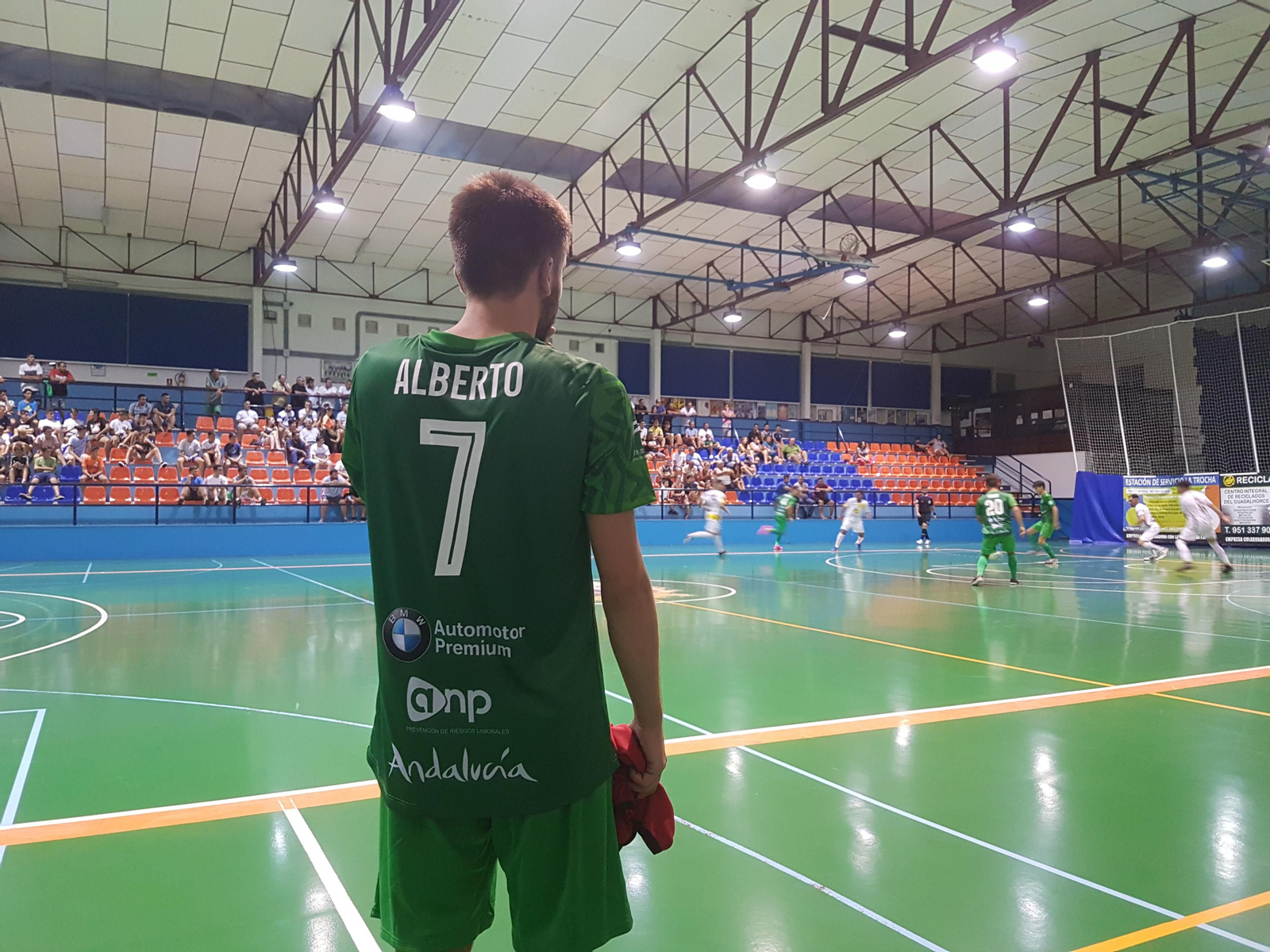 Un lance del Coín-BeSoccer UMA Antequera. Un lance del Coín-BeSoccer UMA Antequera.