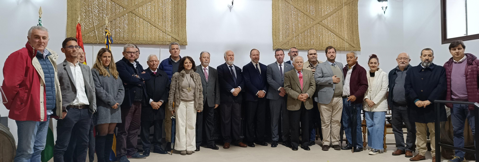 Manuel Infante y José Luis García Palacios con representantes del sector. Manuel Infante y José Luis García Palacios con representantes del sector.