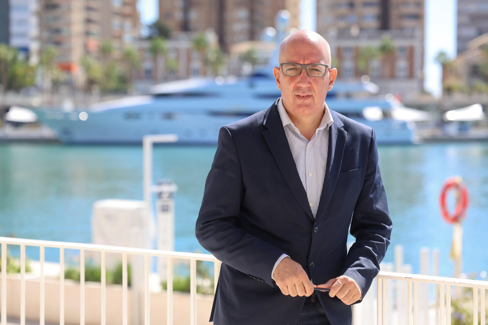 Javier Noriega en el Palmeral de las Sorpresas momentos antes de la entrevista. Javier Noriega en el Palmeral de las Sorpresas momentos antes de la entrevista.