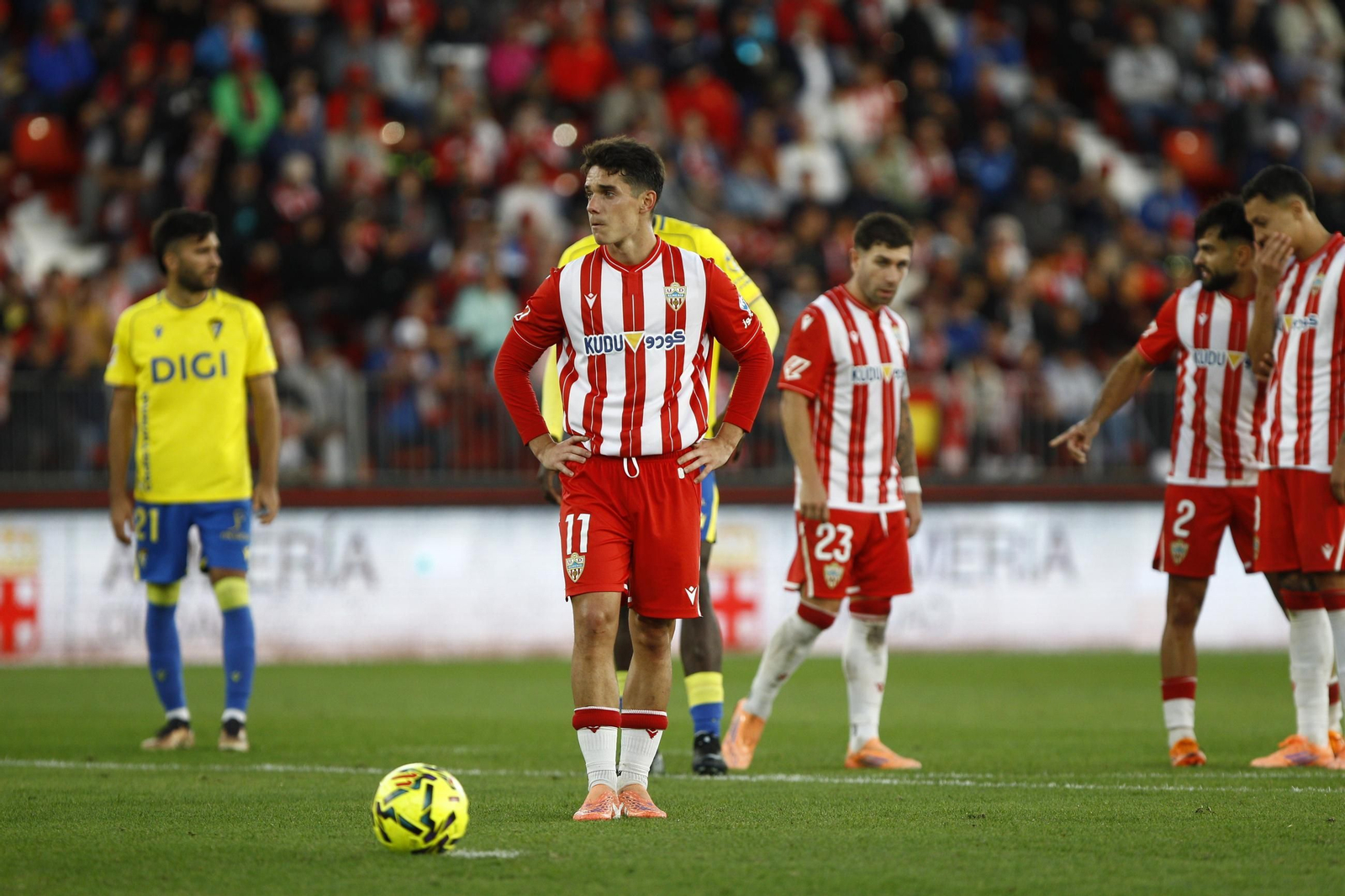 El partido U.D. Almería-Cádiz C.F. en imágenes