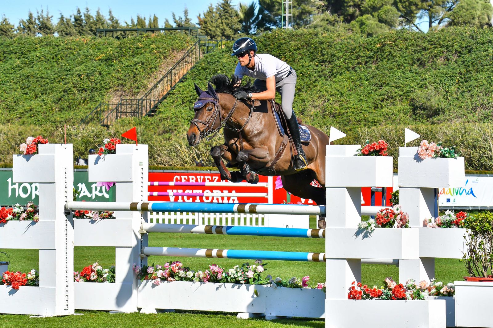 Konstantin Van Damme en pleno salto.