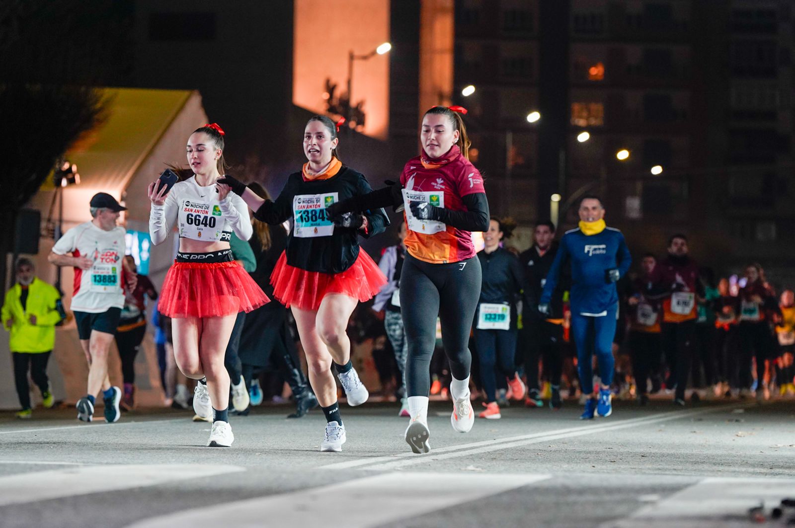 En imágenes: búscate en tu llegada a meta de la Carrera de San Antón 2026 (19)