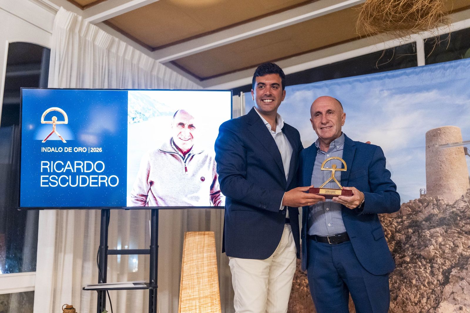 La presentación de 'Mojácar Sostenible' y la entrega del Indalo de Oro a Ricardo Escudero, en imágenes