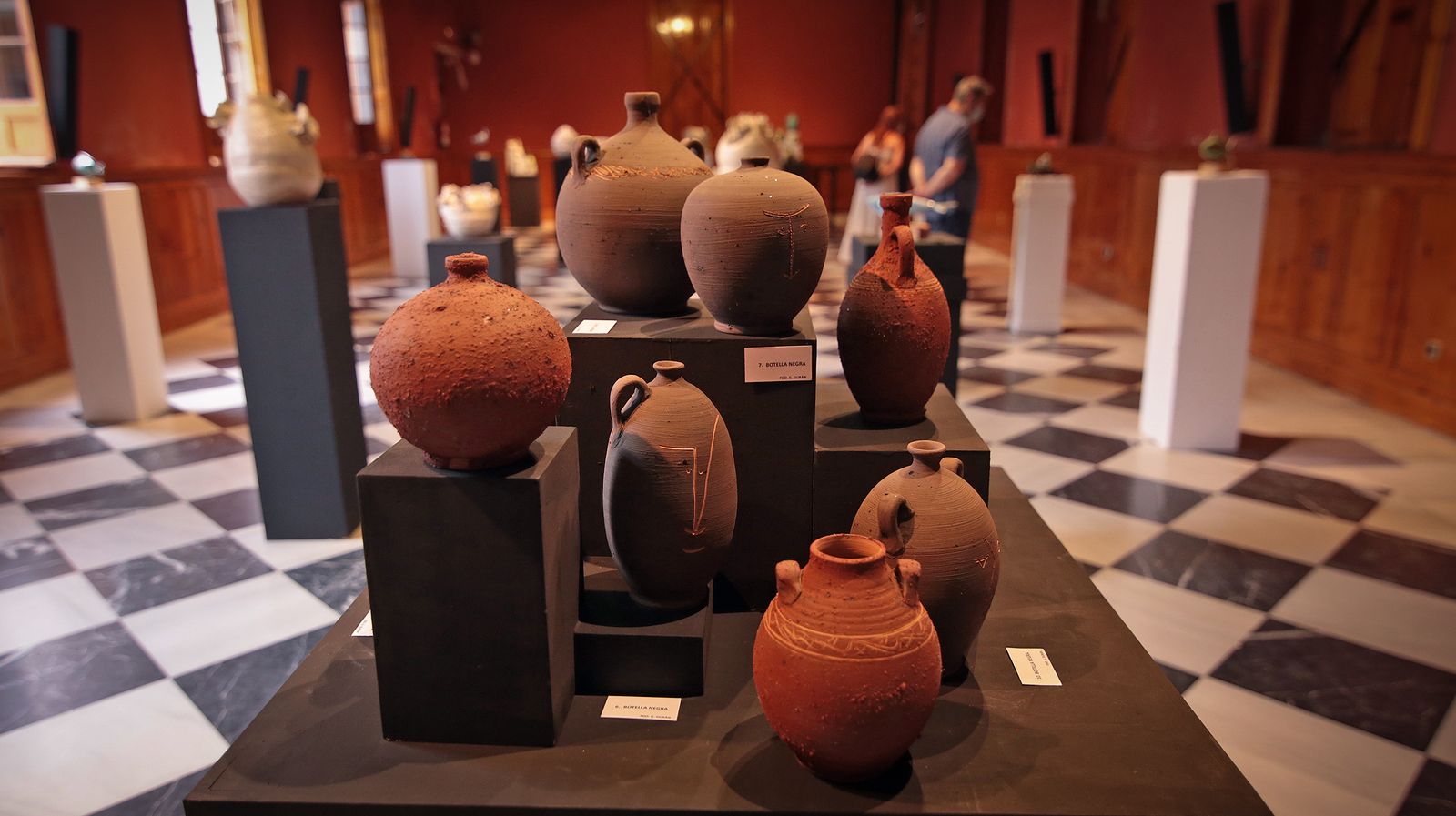La exposición 'Cerámica Contemporánea' ya puede contemplarse en el Museo Arqueológico