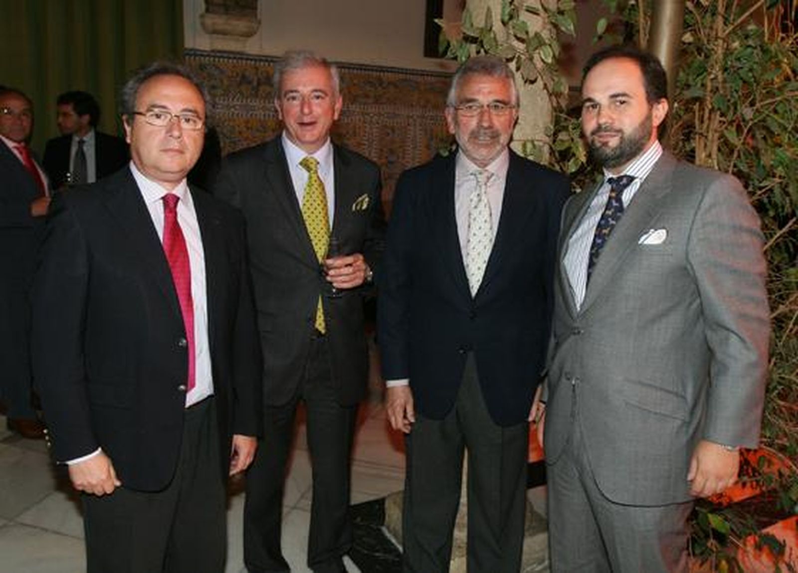 ============Pie de Foto(12093617)============
El secretario general de CECO, Antonio Díaz; el presidente de la Fundación Bodegas Campos, Javier Martín; el presidente de la Cámara de Comercio, Ignacio Fernández de Mesa, y el gerente de El Día, Ramón Villar, ayer en el Foro Joly Andalucía.