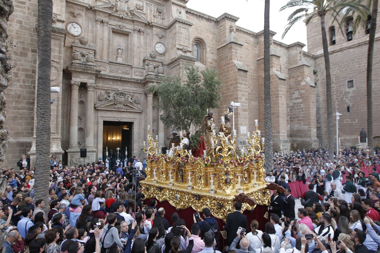 Imágenes de la Procesión de Estudiantes. Semana Santa Almería 2019